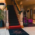 Raheen Woods Hotel 4*