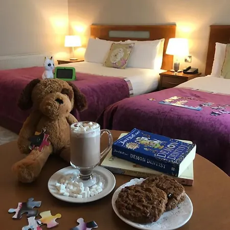 Hotel Raheen Woods 4*