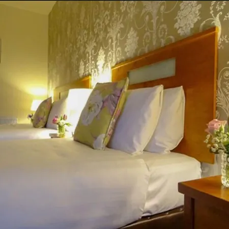 Hotell Raheen Woods