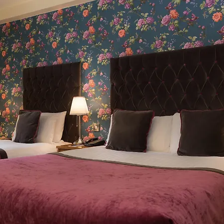 Raheen Woods Hotel