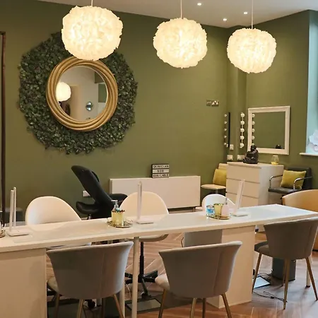 Hotell Raheen Woods 4*
