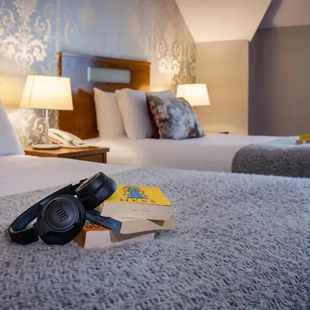Raheen Woods Hotel 4*