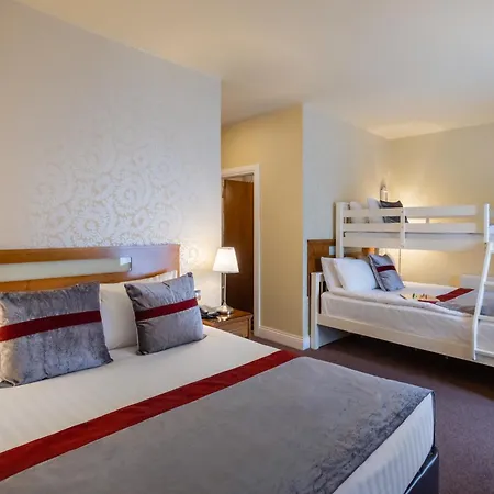 Hotel Raheen Woods 4*
