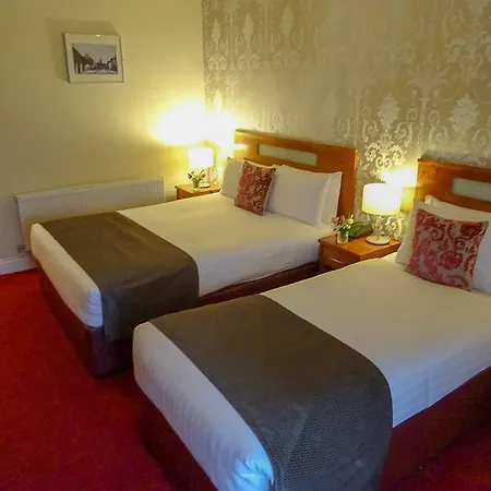 Raheen Woods 4*
