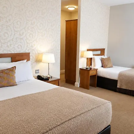 Hotel Raheen Woods 4*