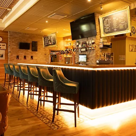 Hotell Raheen Woods 4*