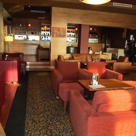 Raheen Woods Hotel 4*