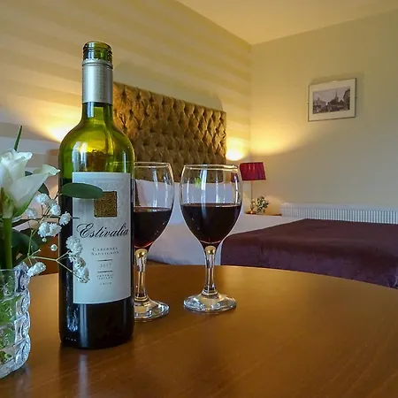 Hotell Raheen Woods