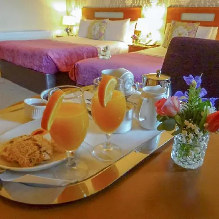 Raheen Woods Hotel 4*