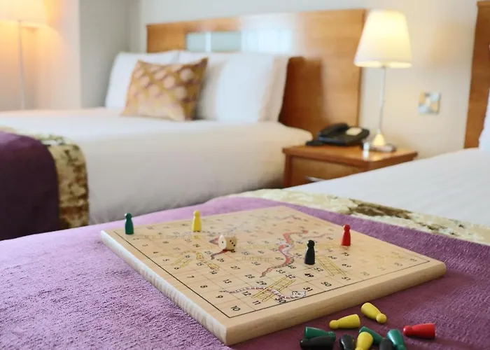 Raheen Woods Hotel 4*