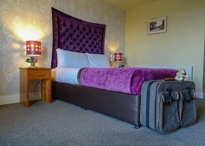 فندق Raheen Woods 4*