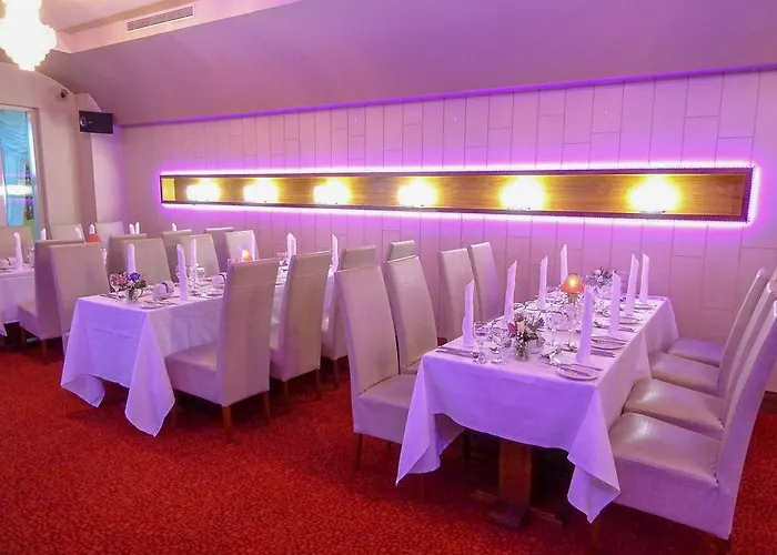 Hotel Raheen Woods 4*