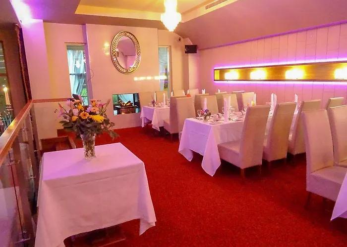 Hotel Raheen Woods 4*