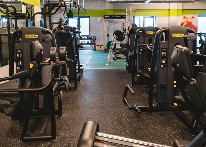 Hotel Raheen Woods 4*