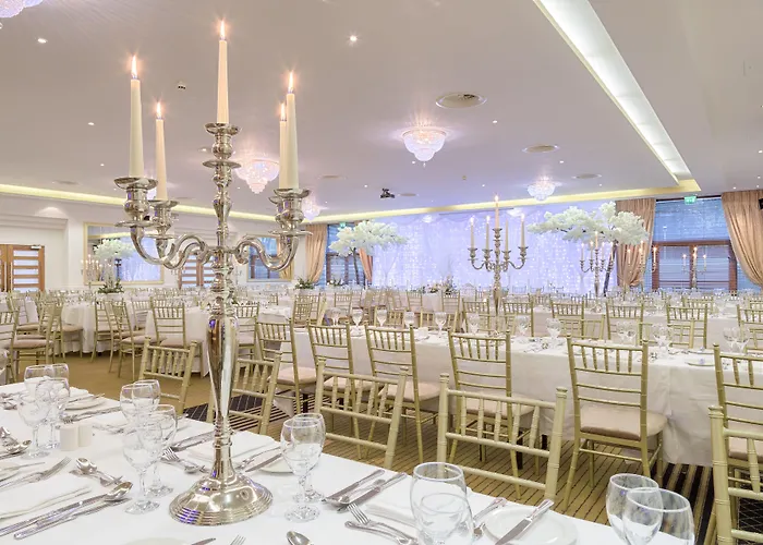 Hotel Raheen Woods 4*