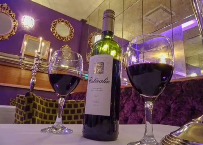 Отель Raheen Woods