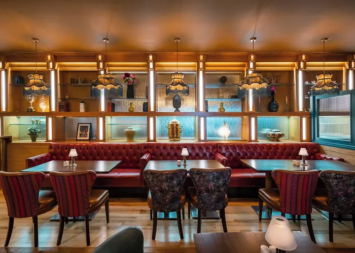 Raheen Woods Hotel 4*