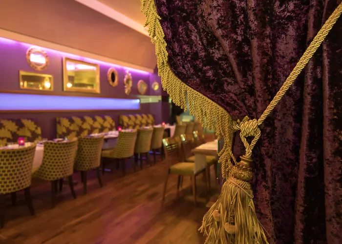 Hotel Raheen Woods 4*