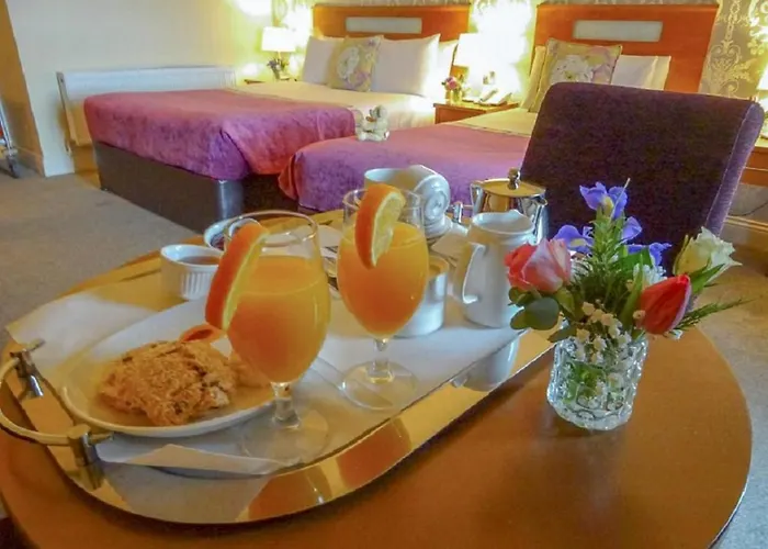 Raheen Woods Hotel 4*