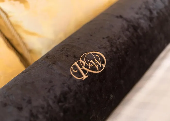 Raheen Woods Hotel 4*